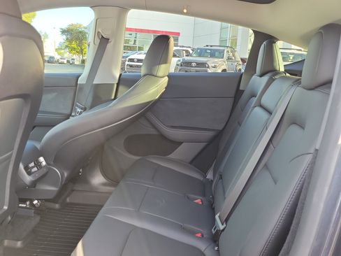 Used 2024 Tesla Model Y Long Range image 11