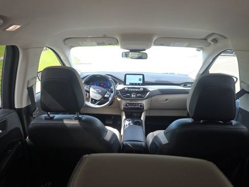 Used 2022 Ford Escape Titanium AWD/4WD image 13