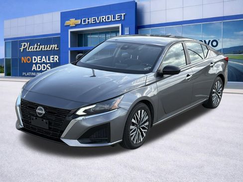 Used 2024 Nissan Altima 2.5 SV image 13