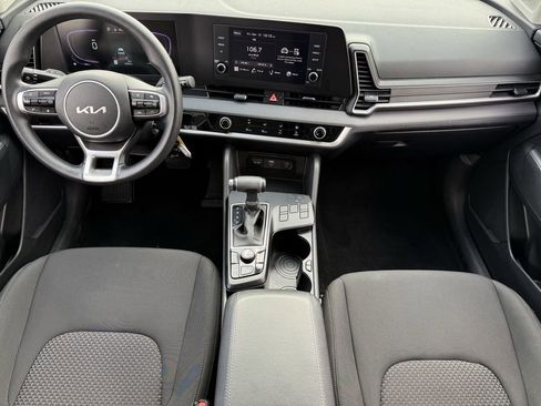 Used 2025 Kia Sportage LX image 11