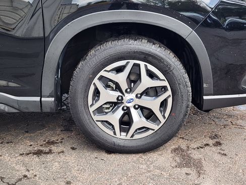 Certified 2023 Subaru Forester Premium AWD/4WD image 9