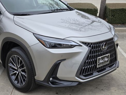 Used 2025 Lexus NX 250 FWD w/ Premium Package image 6