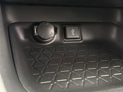 Used 2022 Toyota RAV4 LE image 18