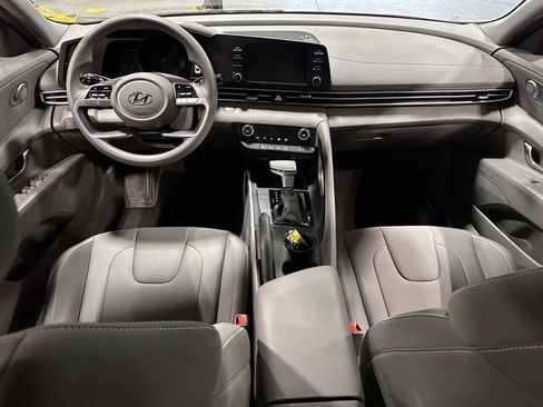 Used 2023 Hyundai Elantra SEL image 20