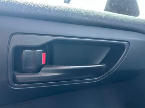 Used 2022 Toyota Highlander L FWD image 16