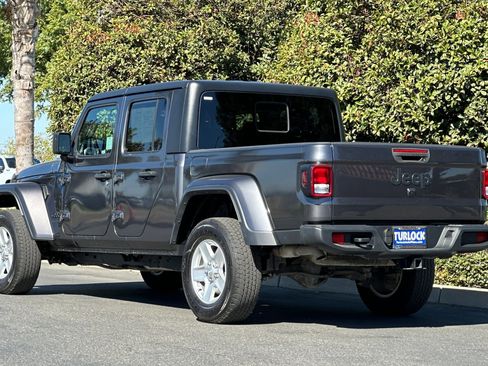 Used 2022 Jeep Gladiator Sport image 6