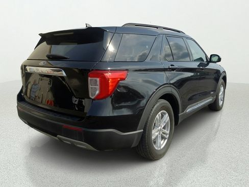 Used 2023 Ford Explorer XLT w/ Equipment Group 202A RWD image 7