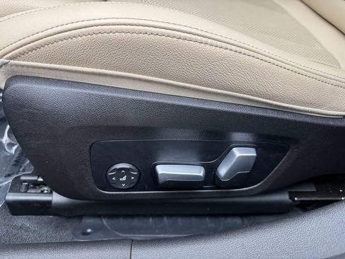 Used 2023 BMW 330e xDrive w/ M Sport Package AWD/4WD image 12