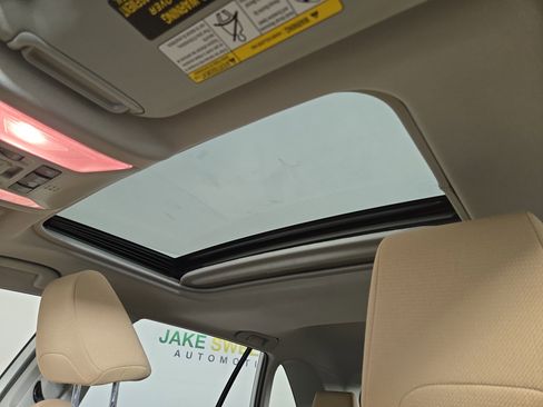 Used 2021 Toyota RAV4 XLE image 21