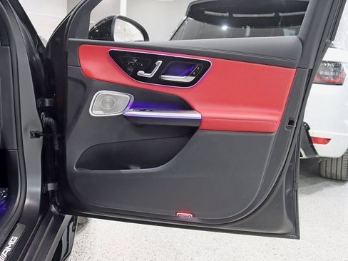 Used 2024 Mercedes-Benz GLC 43 AMG 4MATIC image 35