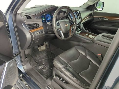 Used 2020 Cadillac Escalade ESV Premium Luxury RWD image 10