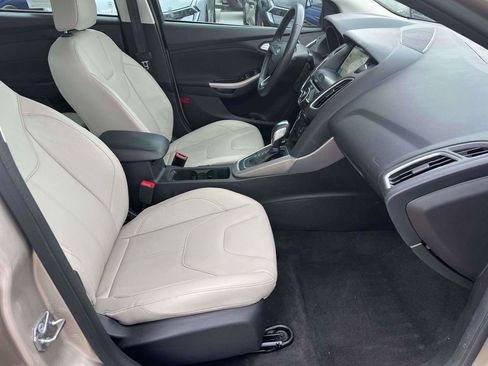 Used 2017 Ford Focus Titanium FWD image 11