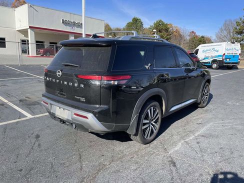 Used 2024 Nissan Pathfinder Platinum w/ Cargo Package image 10