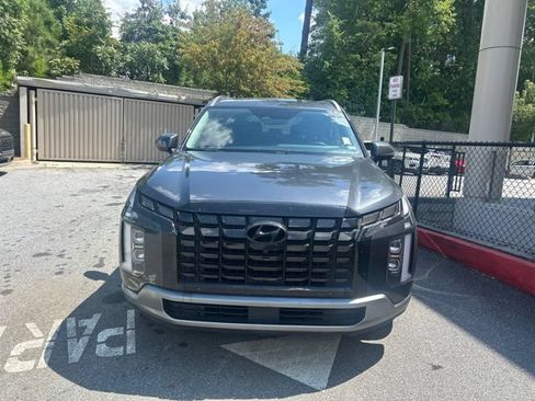 Used 2024 Hyundai Palisade SEL FWD image 2