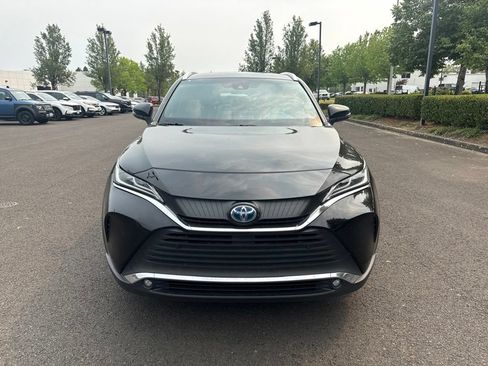 Used 2023 Toyota Venza XLE AWD/4WD image 2