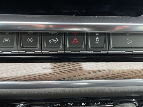 Certified 2024 Chevrolet Silverado 1500 RST image 38