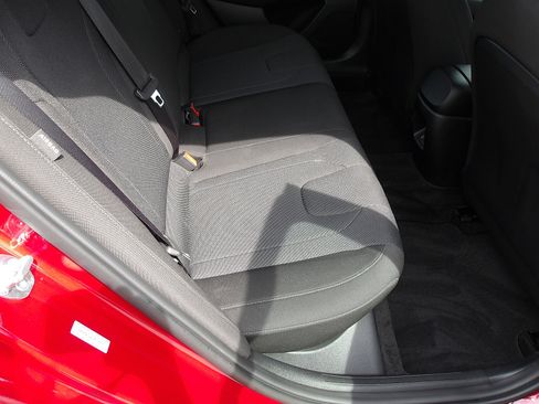 Certified 2025 Hyundai Elantra SE image 10