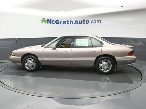 Used 1995 Pontiac Bonneville SE FWD image 21