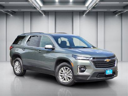 Used 2023 Chevrolet Traverse LT
