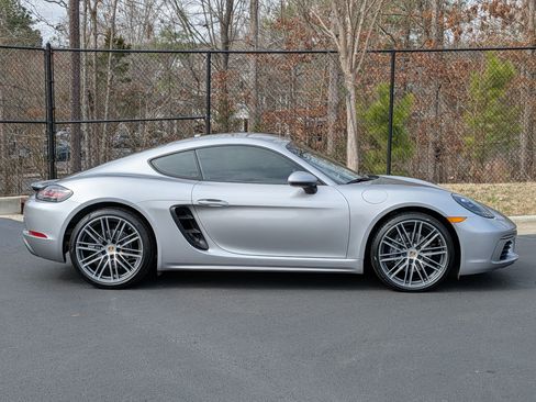 Certified 2024 Porsche 718 Cayman RWD image 28