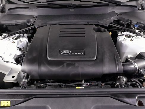 Used 2024 Land Rover Discovery S image 75