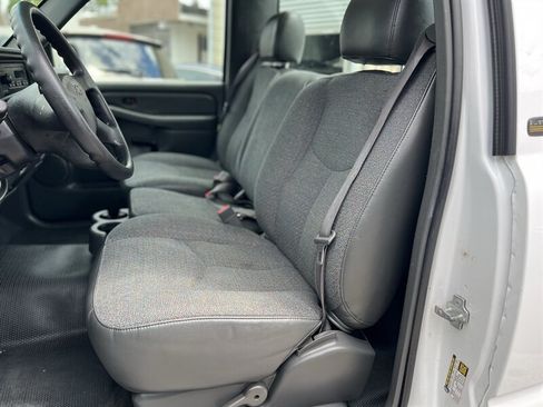 Used 2005 Chevrolet Silverado 1500 W/T RWD image 9