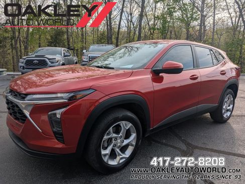 Used 2024 Chevrolet Trax LS w/ LS Convenience Package image 1