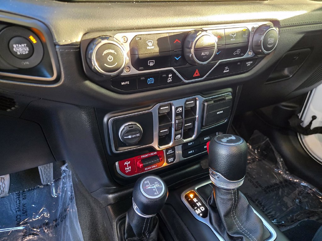Used 2024 Jeep Wrangler Unlimited Rubicon 4xe AWD/4WD image 22