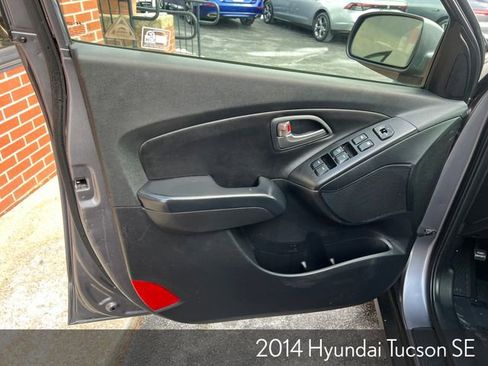 Used 2014 Hyundai Tucson SE image 16