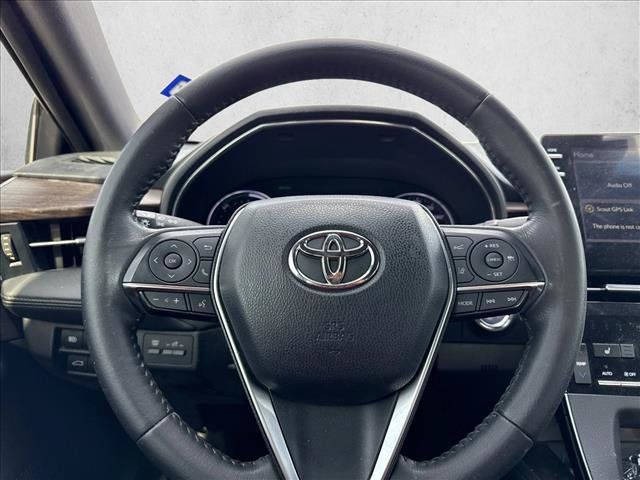 Used 2019 Toyota Avalon XLE w/ Moonroof Package FWD image 6