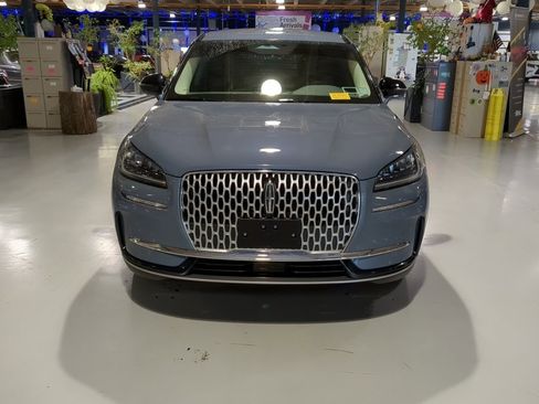 Used 2023 Lincoln Corsair AWD w/ Equipment Group 101A image 3