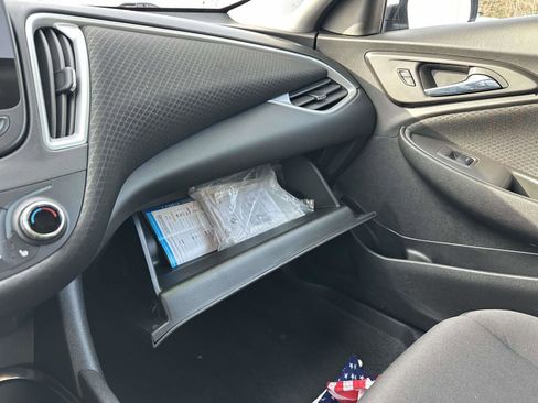 Used 2023 Chevrolet Malibu LT image 17