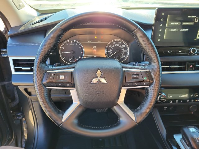 Used 2025 Mitsubishi Outlander SE FWD image 20