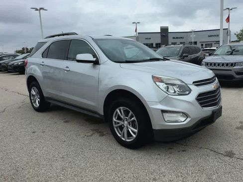 Used 2017 Chevrolet Equinox LT w/ Convenience Package image 2