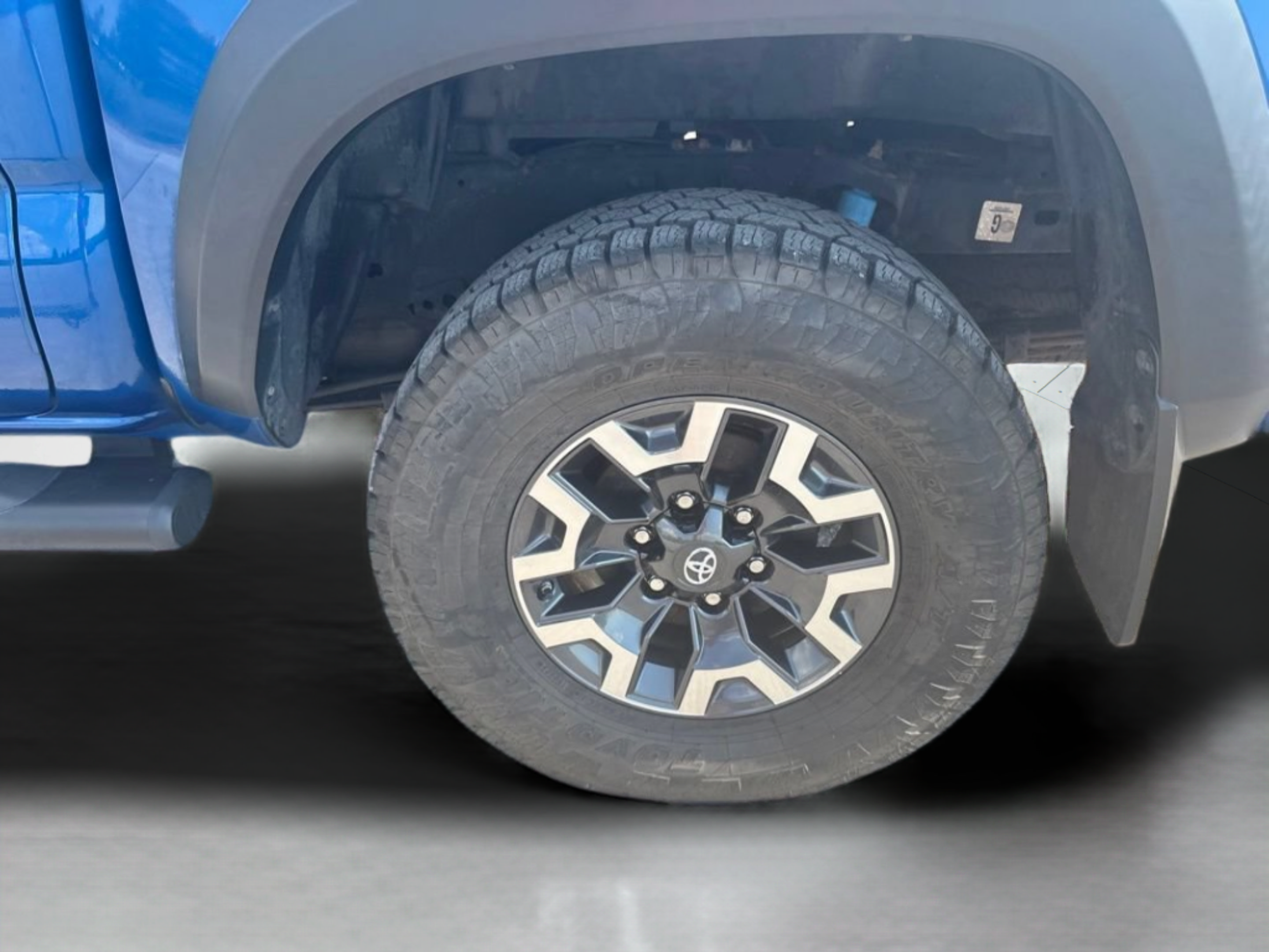 Used 2018 Toyota Tacoma TRD Off-Road AWD/4WD image 32