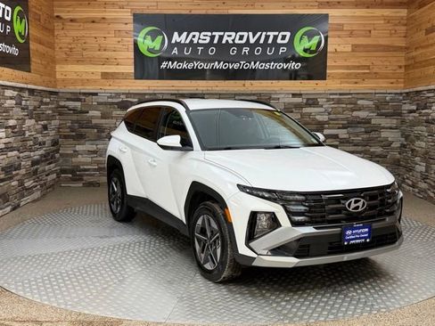 Certified 2025 Hyundai Tucson SEL AWD/4WD image 2