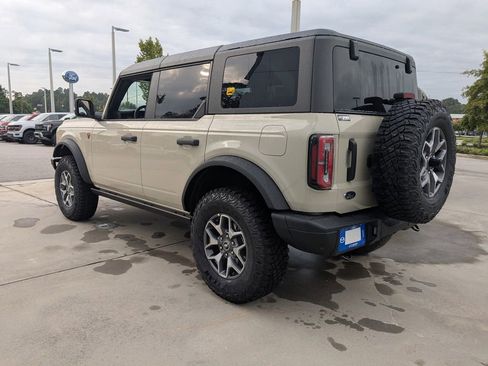New 2025 Ford Bronco Badlands image 6