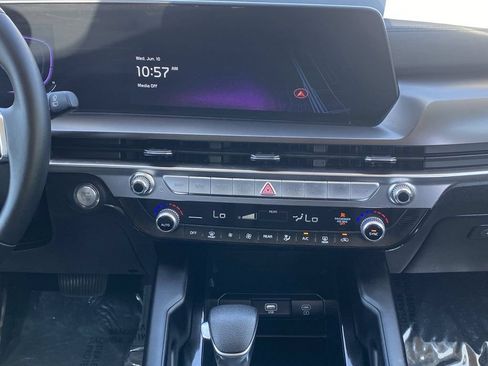 Used 2025 Kia Telluride LX FWD image 28