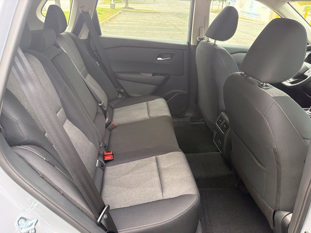 Used 2026 Nissan Rogue SV w/ Cold Weather Package AWD/4WD image 28