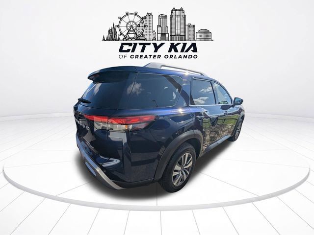 Used 2022 Nissan Pathfinder SL AWD/4WD image 4