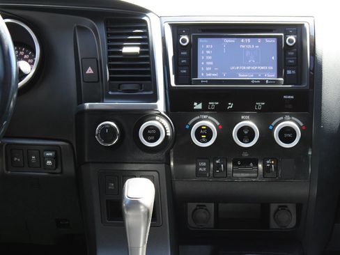 Used 2019 Toyota Sequoia TRD Sport AWD/4WD image 27