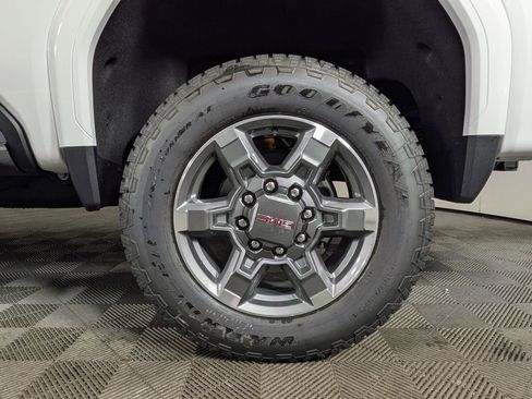 New 2025 GMC Sierra 2500 SLT w/ SLT Premium Package image 12