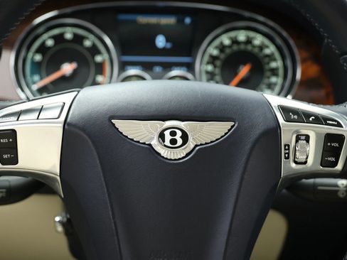 Used 2017 Bentley Continental GT image 23