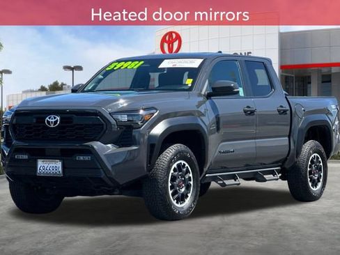 Used 2024 Toyota Tacoma TRD Off-Road w/ TRD Off Road Upgrade Package AWD/4WD image 11
