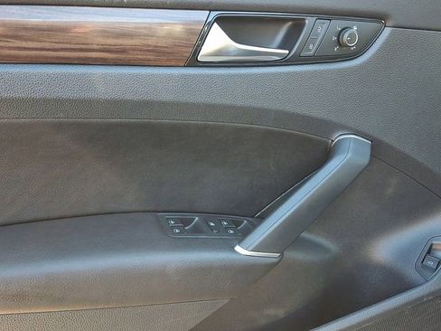 Used 2020 Volkswagen Passat 2.0T SEL image 15