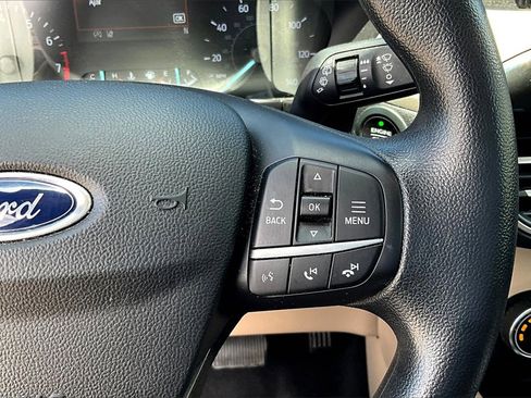 Used 2020 Ford Escape SE image 18