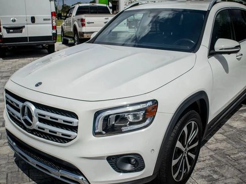 Used 2020 Mercedes-Benz GLB 250 w/ Premium Package image 11