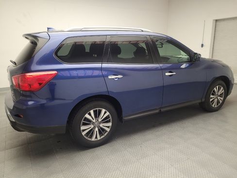 Used 2019 Nissan Pathfinder SV image 10