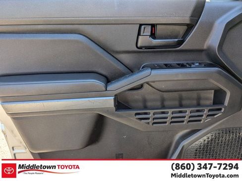 Certified 2024 Toyota Tacoma SR5 AWD/4WD image 10