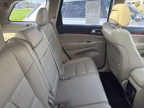 Used 2011 Jeep Grand Cherokee Limited AWD/4WD image 16
